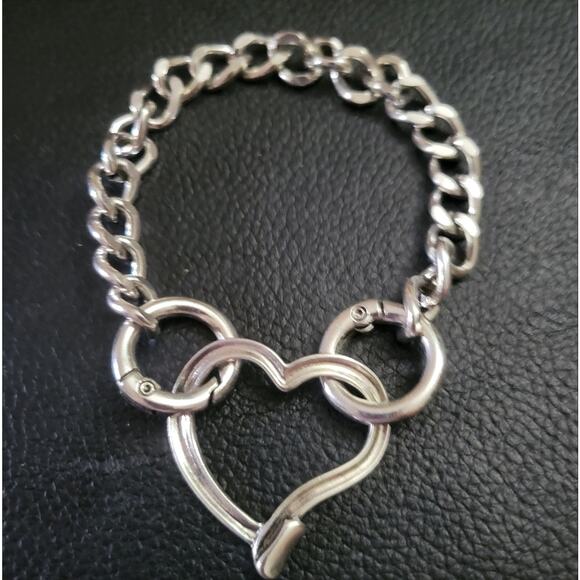 Chunky Chain With Heart Chatm And O Ring Clasps Silver Tone Bracelet - Picture 1 of 4